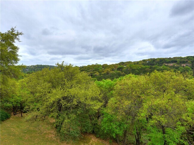 Building Photo - 2006 S Oak Canyon Rd