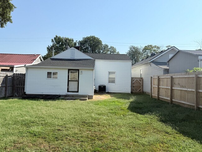 Building Photo - 1023 Thomas V Bryant Dr
