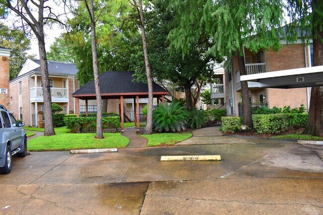 Building Photo - 2750 Holly Hall St