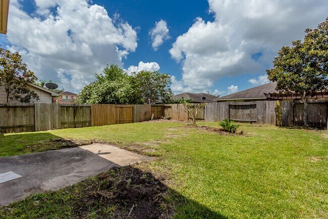 Building Photo - 8438 Resada Park Ln