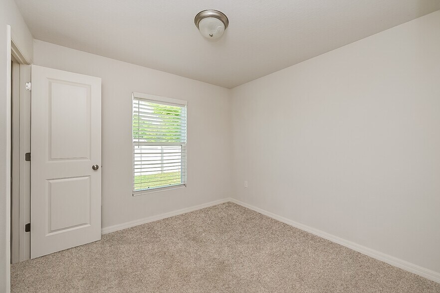 Building Photo - 26485 Wakefield Dr