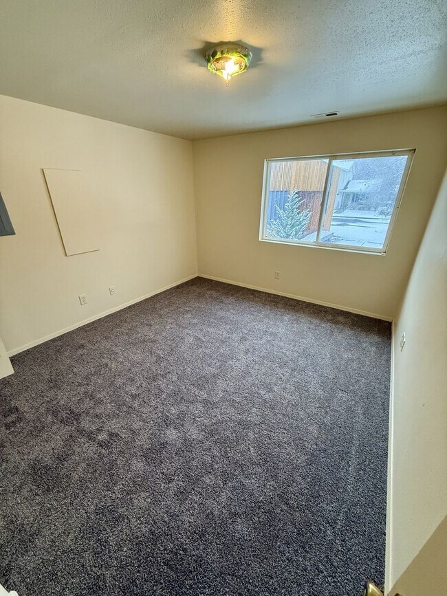 Building Photo - 1324 S 2nd St W