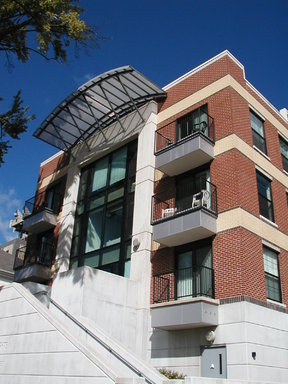 Building Photo - 219 E 7th St