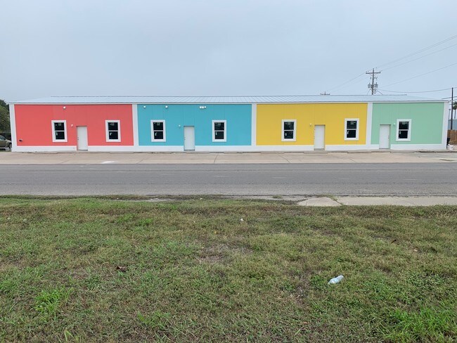 Building Photo - 221 W Wilson Ave