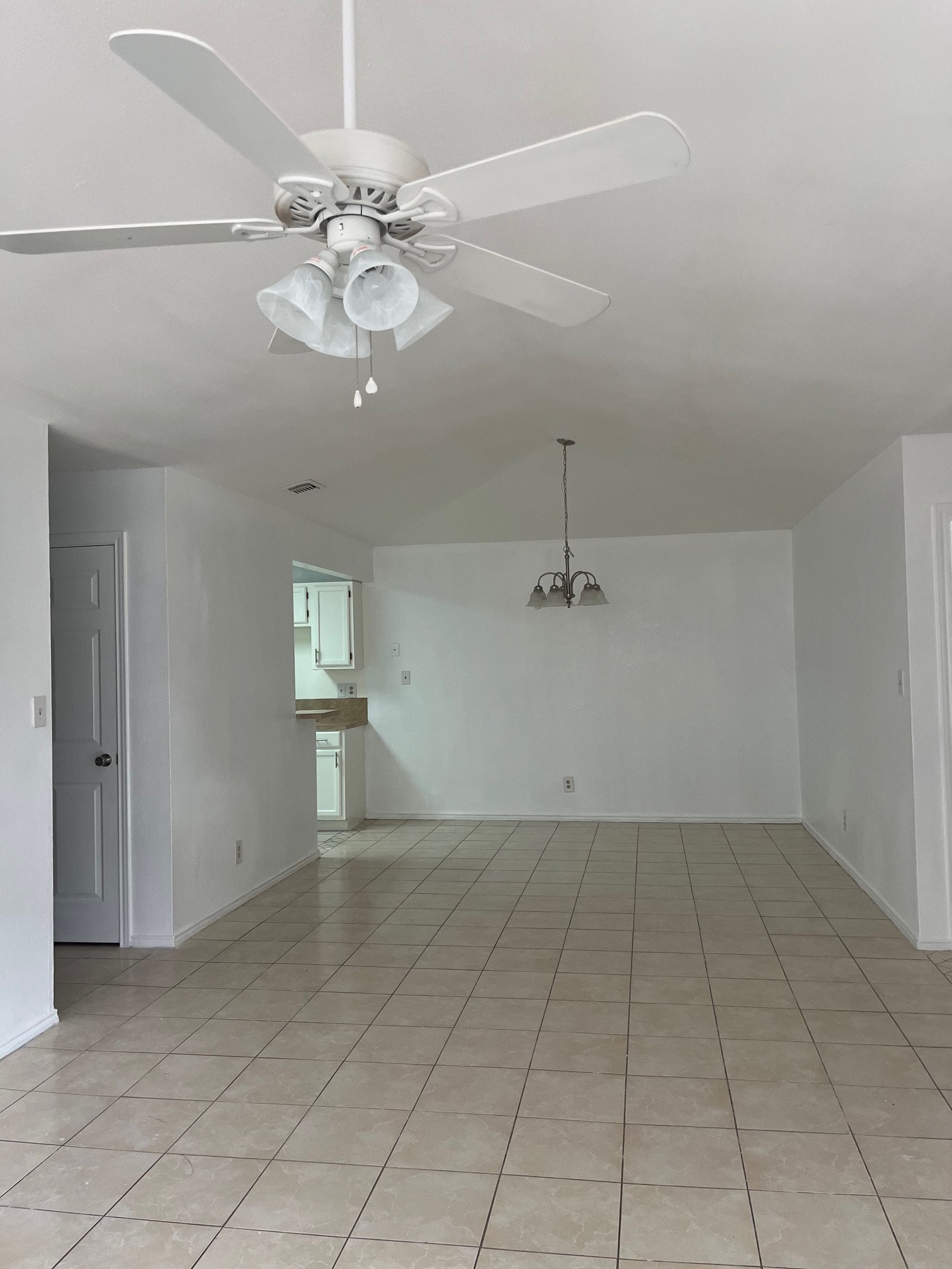 Building Photo - 1802 Bobcat Ln