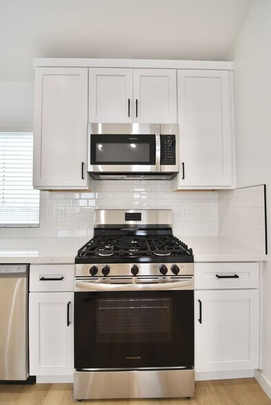 Building Photo - 10843 Peach Grove St