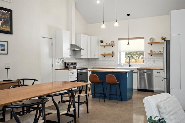 Building Photo - 805 Gallagher Dr