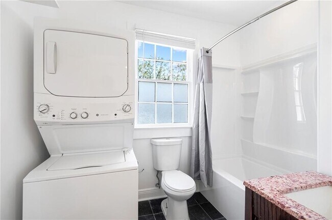 Building Photo - 1364 Constance St