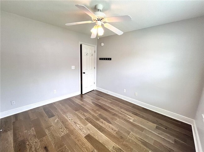 Building Photo - 208 Tunbridge Dr