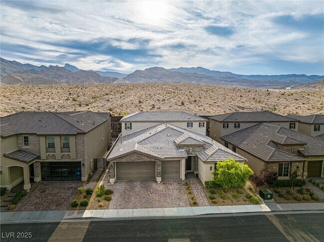 Building Photo - 4631 Amazing View St