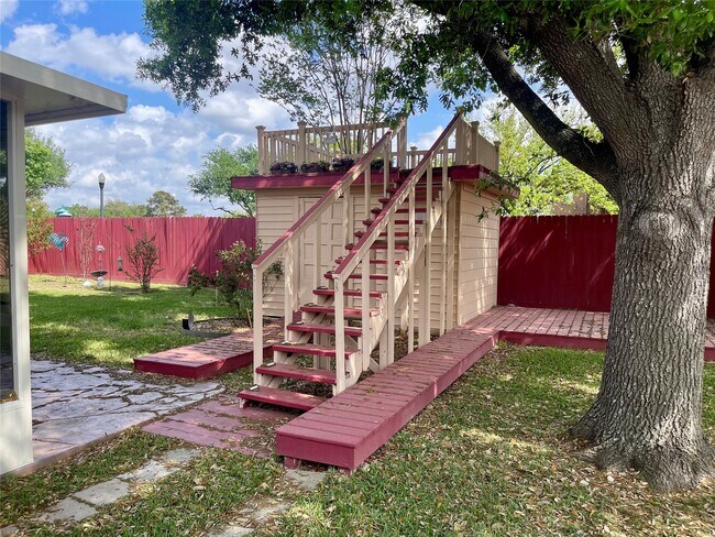 Building Photo - 6710 Creek Village Dr