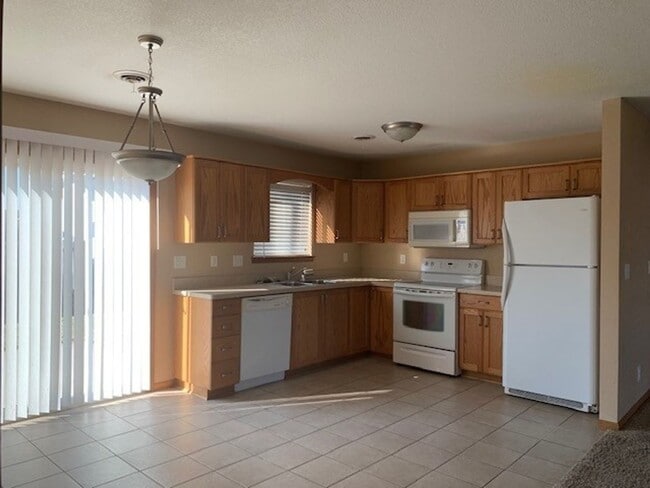 Building Photo - Italian Estates Property Management