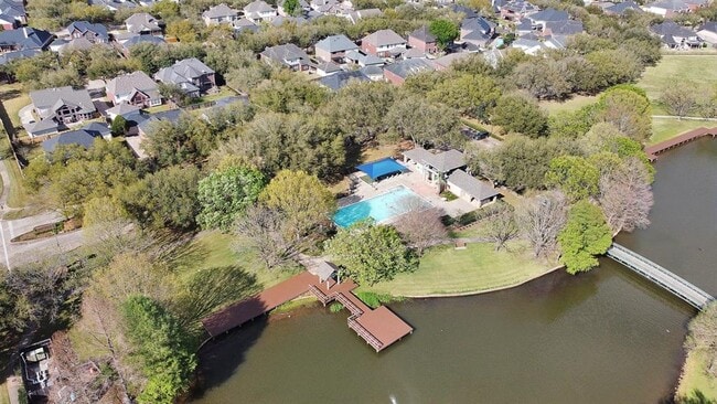 Building Photo - 1303 Raintree Cir