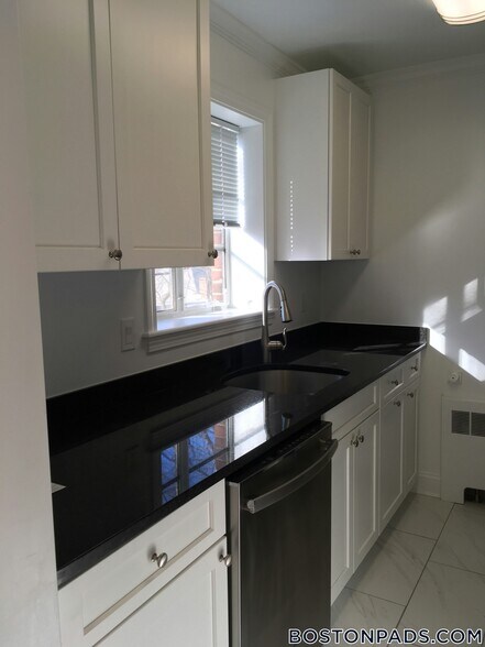 Building Photo - 80 St Paul St