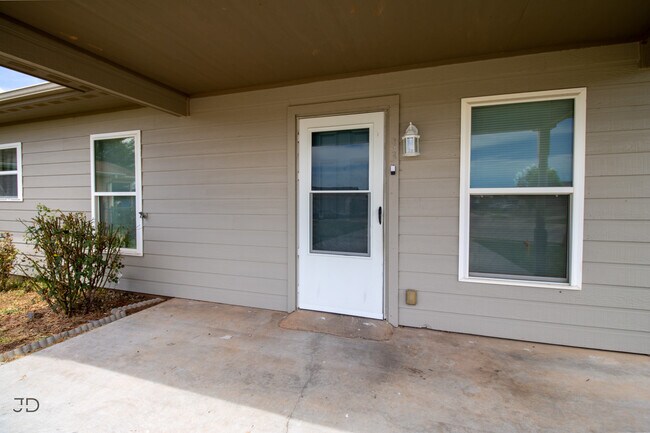 Building Photo - 33 Grant Gill Ln