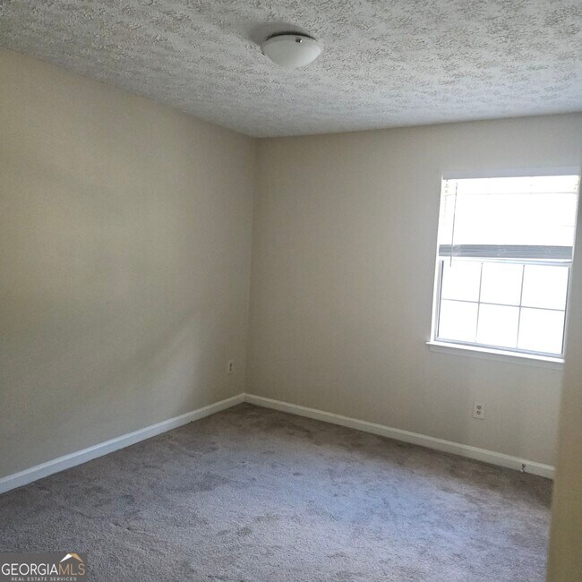 Building Photo - 5906 Summerglen Ln
