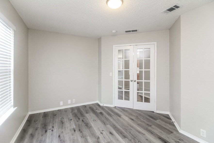 Building Photo - 823 Sage Meadow Dr