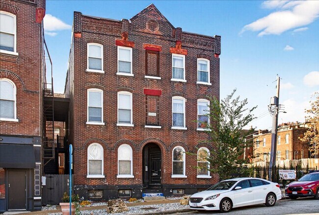 Building Photo - Soulard First Fleur