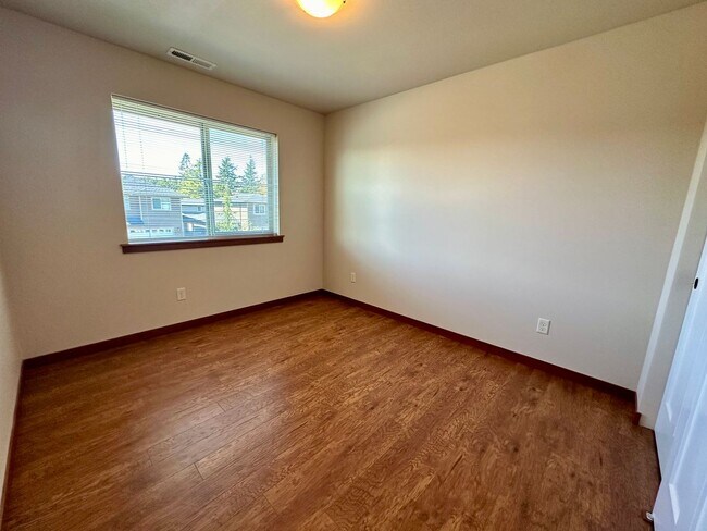 Building Photo - 5831 Pioneer Ridge Pl