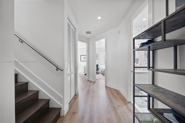 Building Photo - 10560 NW 64th Terrace