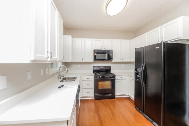 Building Photo - 7038 Hillcrest Chase Ln