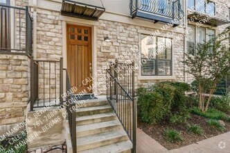 Building Photo - Beautiful 3-story Townhome in Heart of Leg...