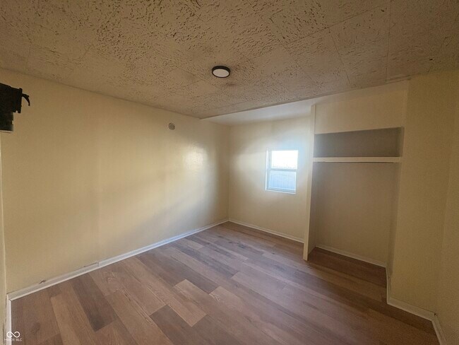 Building Photo - 3448 Kinnear Ave