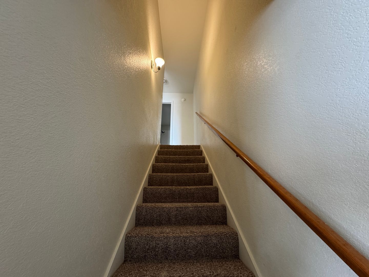 Building Photo - 400 Brittney Way