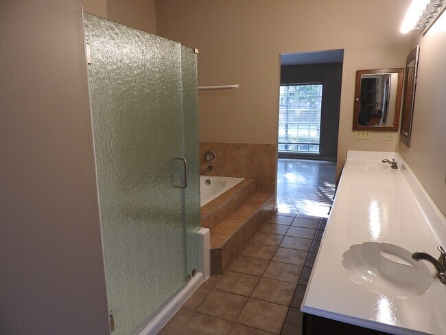 Building Photo - 3015 Cotter Lake Cir