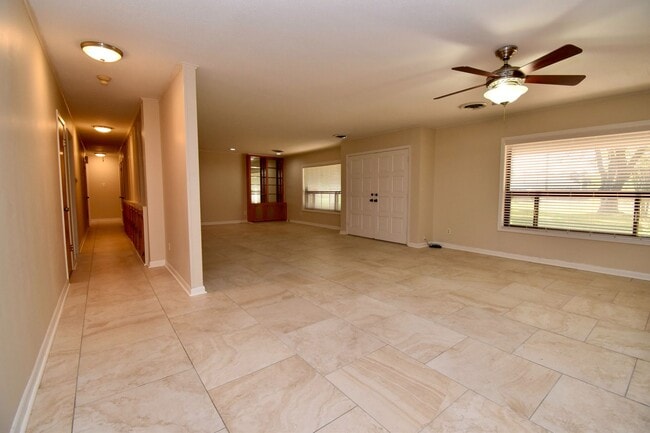Building Photo - 4 Bed, 2 Bath Home in Ruston!