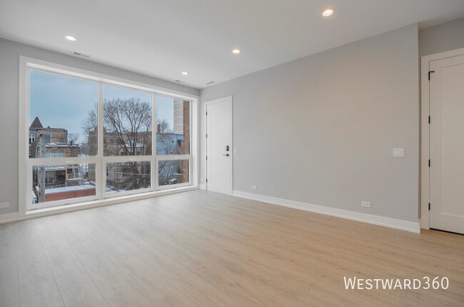 Building Photo - 3738 S Calumet Ave