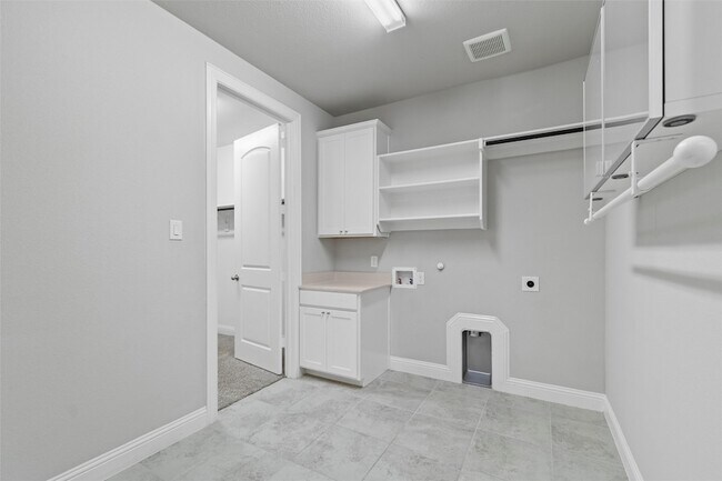 Building Photo - 138 Spanish Bluebell Dr