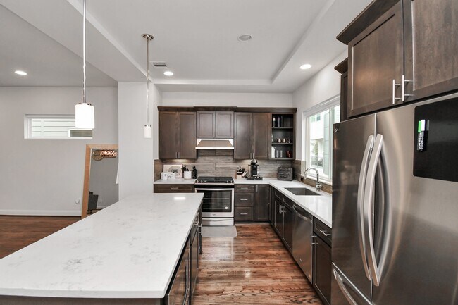 Building Photo - 326 Eado Park Cir