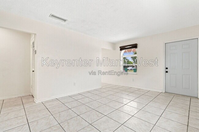 Building Photo - 872 NW 108th St