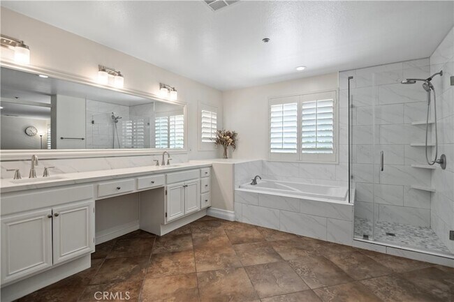 Building Photo - 11015 Van Uffelen Dr