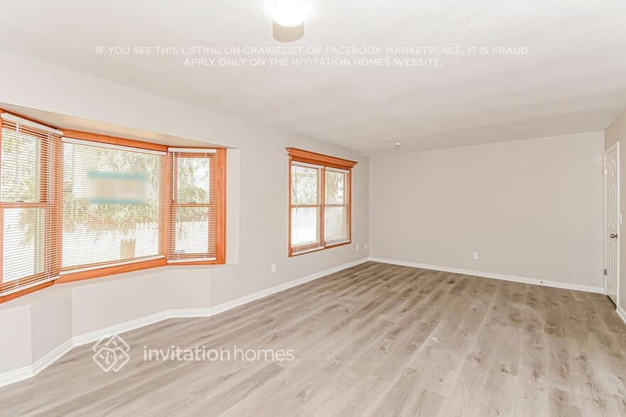 Building Photo - 5439 W North Ln