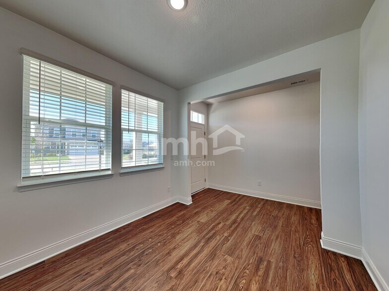 Building Photo - 8383 Merlin Dr