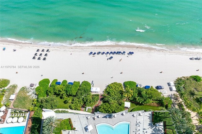 Building Photo - 17121 Collins Ave