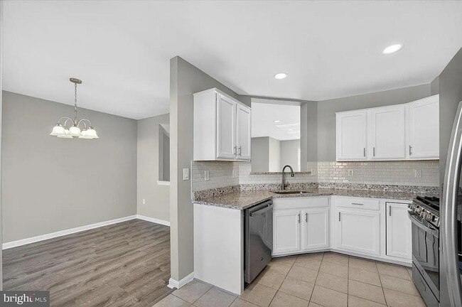 Building Photo - 22989 Whitehall Terrace