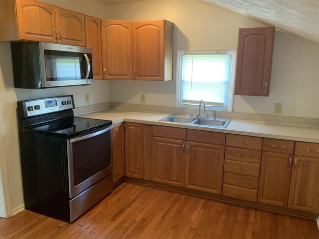 Building Photo - 344 Watt St