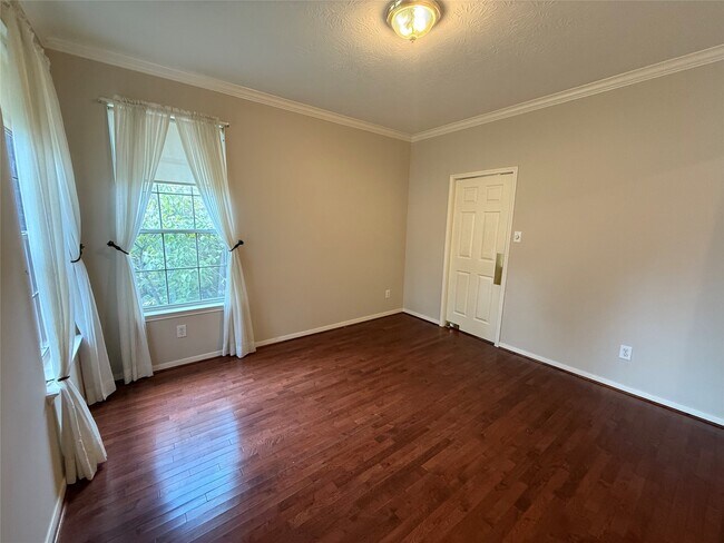 Building Photo - 5126 Winterwood Dr