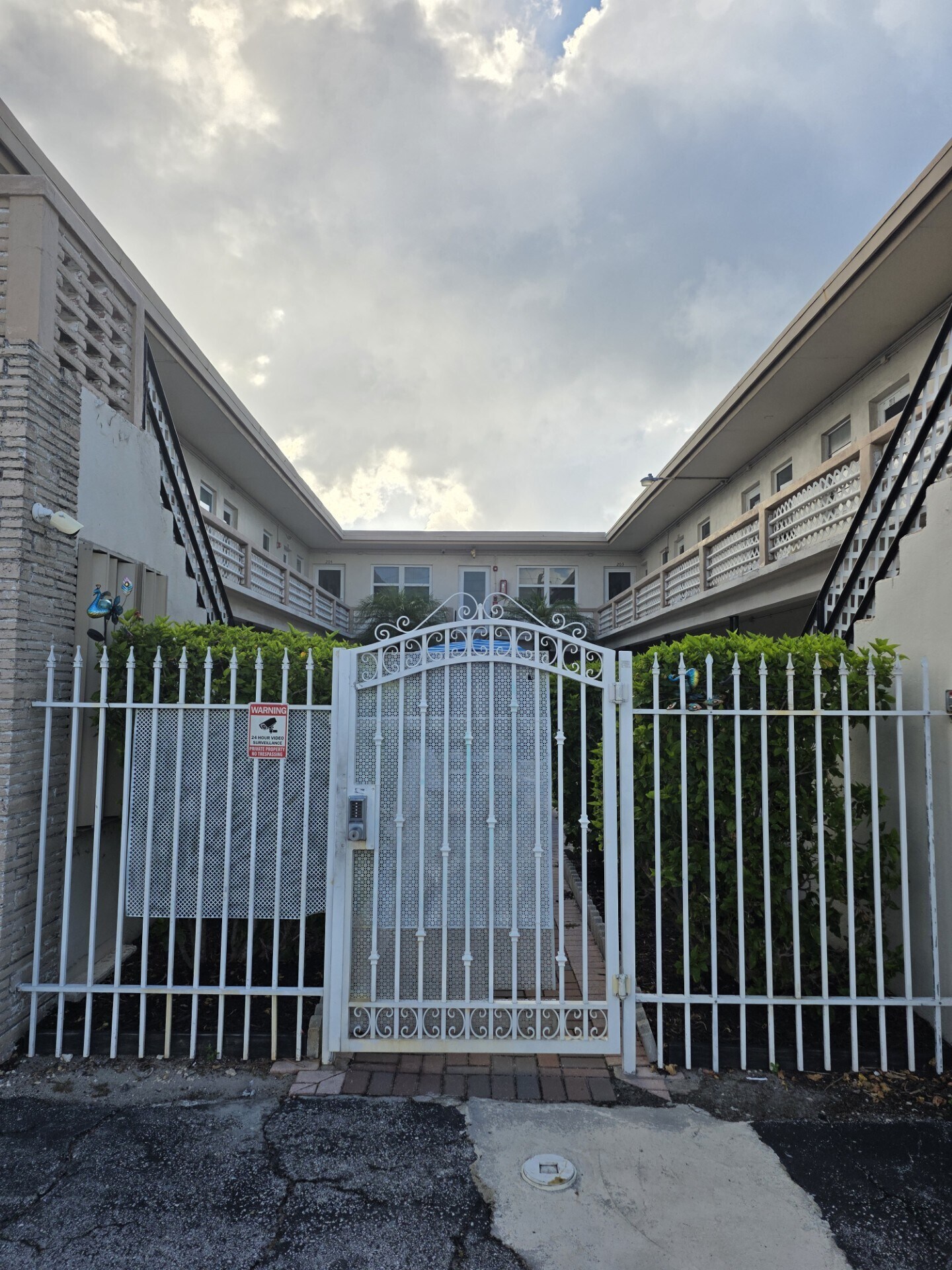 Building Photo - 1315 N Ocean Dr