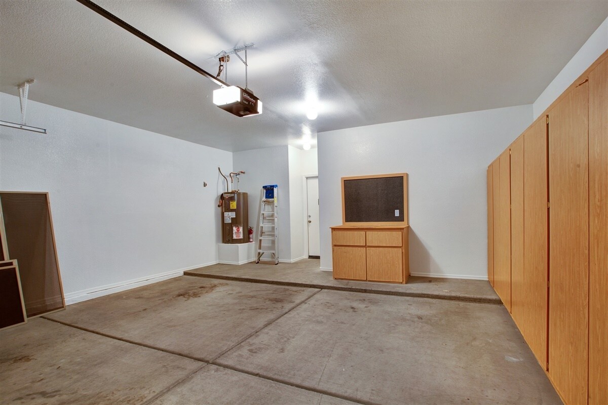 Building Photo - 3914 W Commonwealth Ave