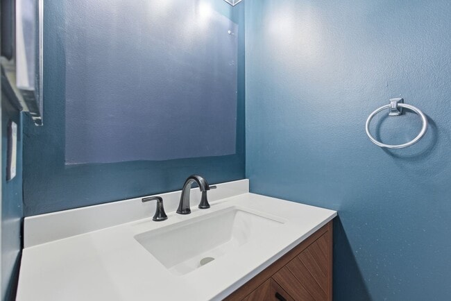 Building Photo - Lovely 3 BR/1.5 BA Townhome in Bowie!