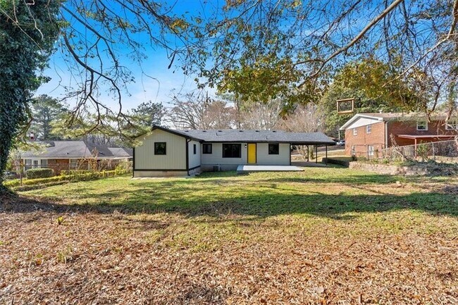 Building Photo - 2142 Cloverdale Dr SE