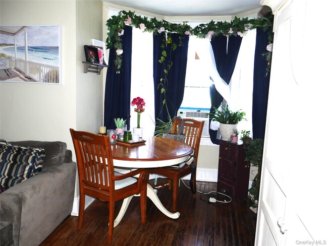 Building Photo - 19 Main St