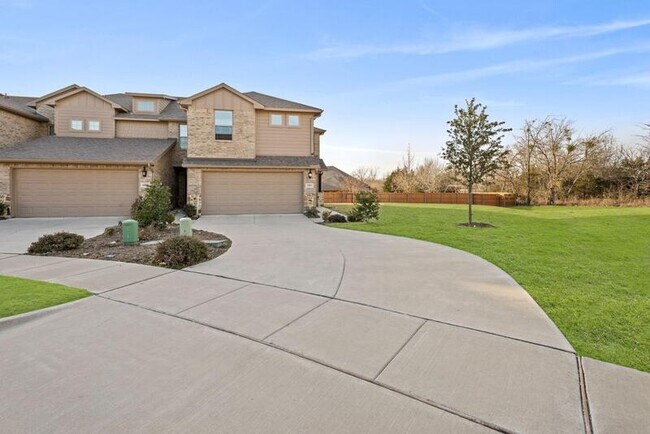 Building Photo - 6801 Jade Dr