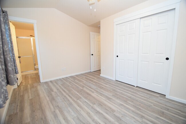 Building Photo - 18528 SW Mcclarey Dr