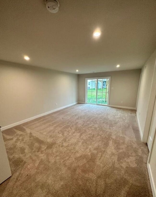 Building Photo - 6 Kohlmyer Dr