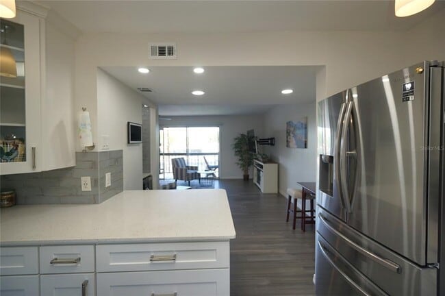 Building Photo - 6325 Newtown Cir